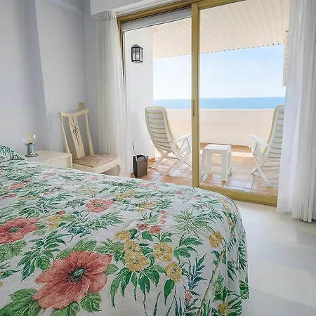 Carlota Apartment- Frontline