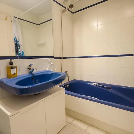 Carlota Apartment- Frontline Apartamento *