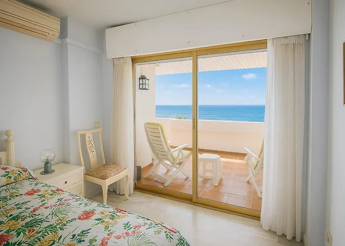 Carlota Apartment- Frontline