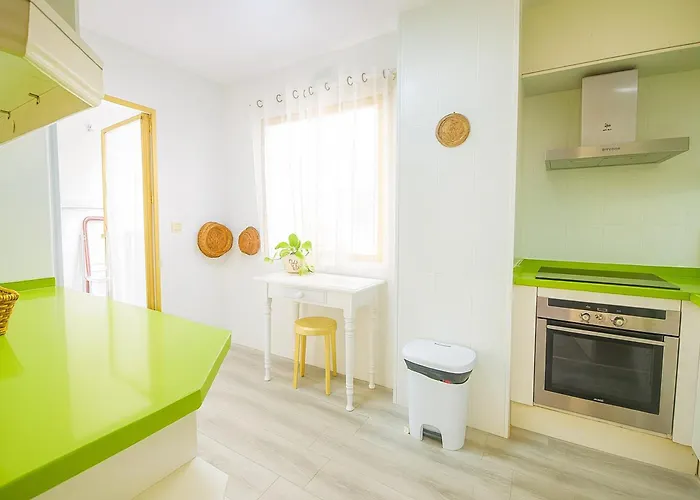 公寓 Carlota Apartment- Frontline