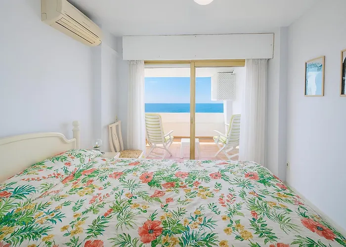 Carlota Apartment- Frontline 公寓 *